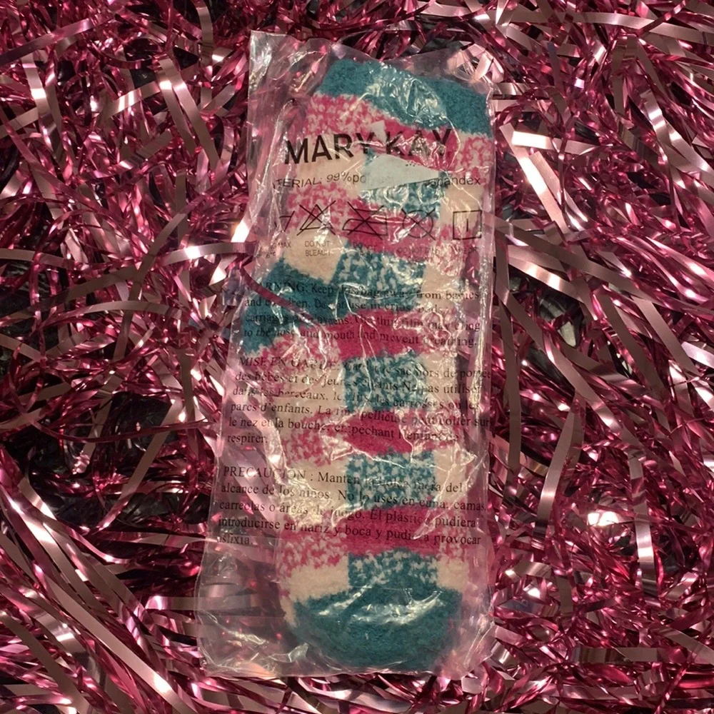 🌹 MARY KAY • New Cozy Warm Fuzzy Socks with free Mango Lotion • NWOT
